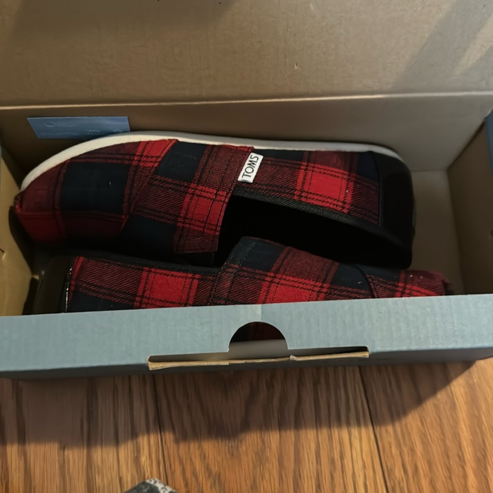 Plaid toms